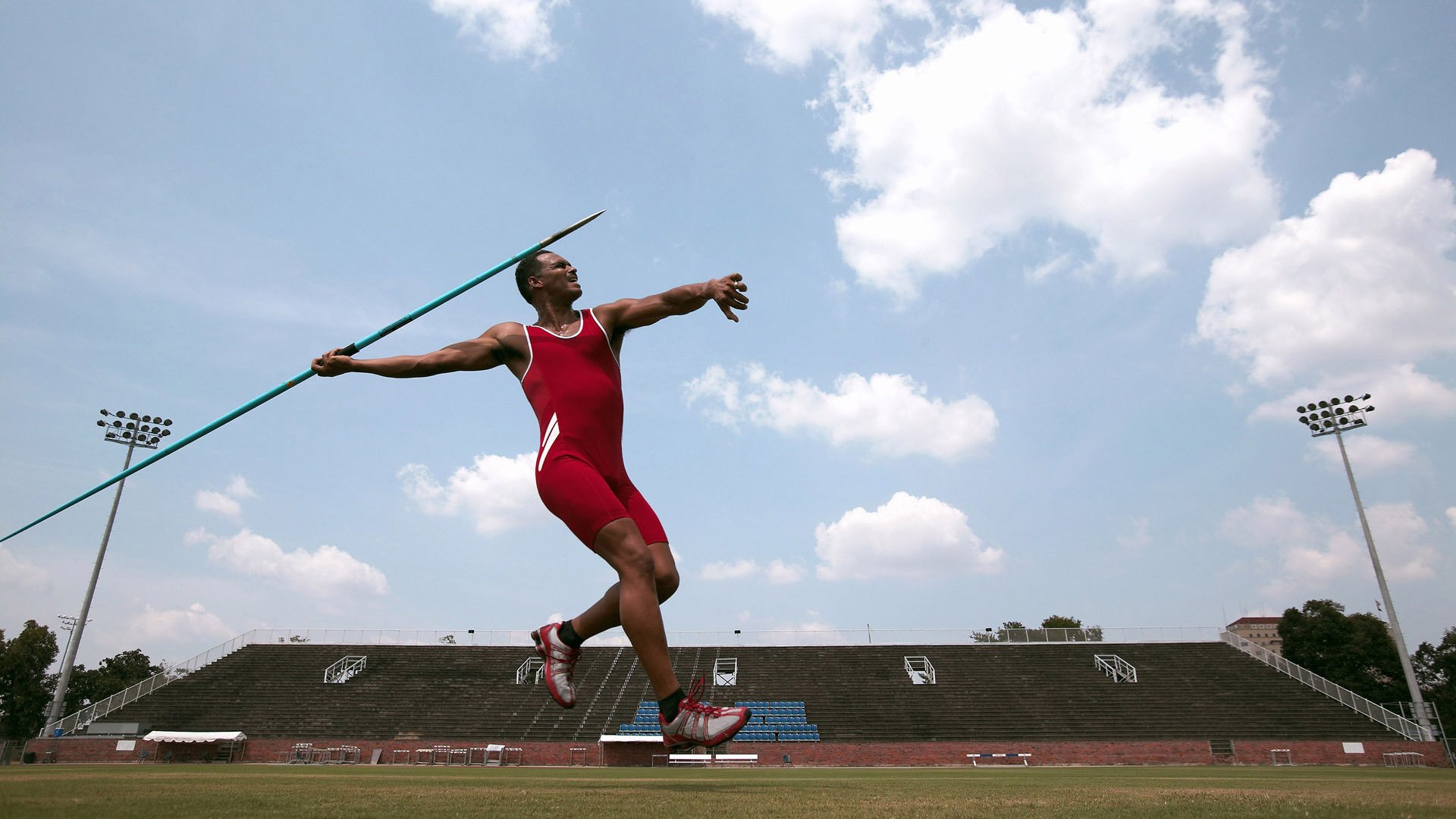 广东队反击速度快形成有效压制,广东队防守战术